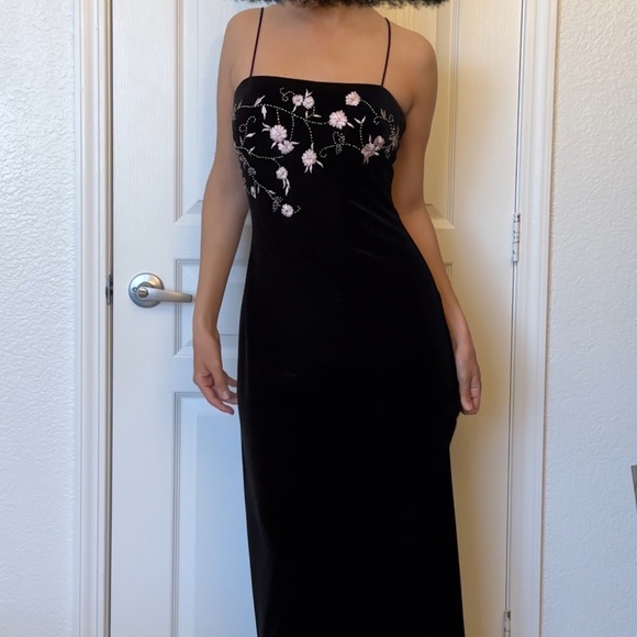 Vintage y2k Betsy & Adam black velvet maxi dress with pink floral embroidery Vintage y2k Betsy & Adam black velvet maxi dress with pink floral embroidery